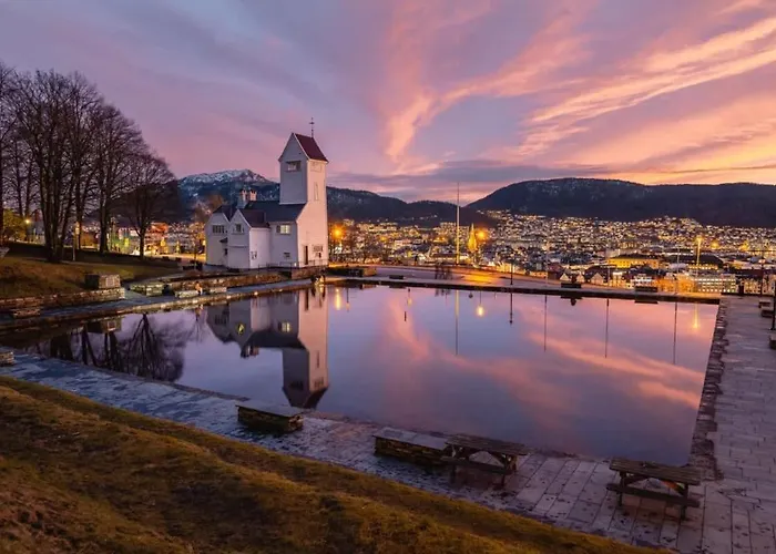 Dinbnb I Top-modern In Historical Sandviken