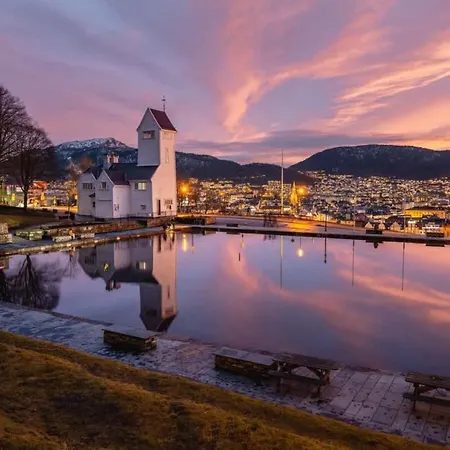 Dinbnb I Top-modern In Historical Sandviken