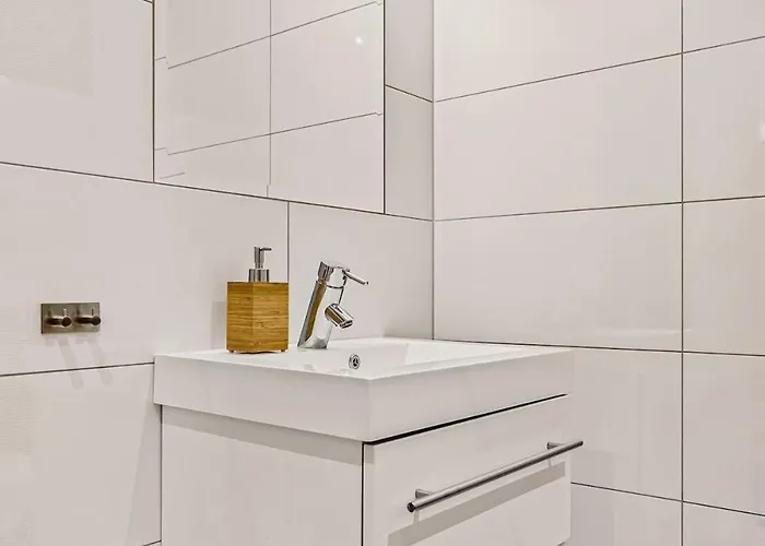 Dinbnb I Top-modern In Historical Sandviken *